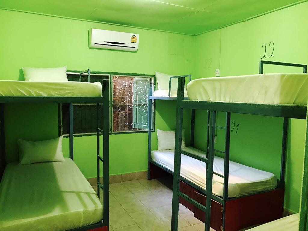 Real Vang Vieng Backpacker Hostel מראה חיצוני תמונה